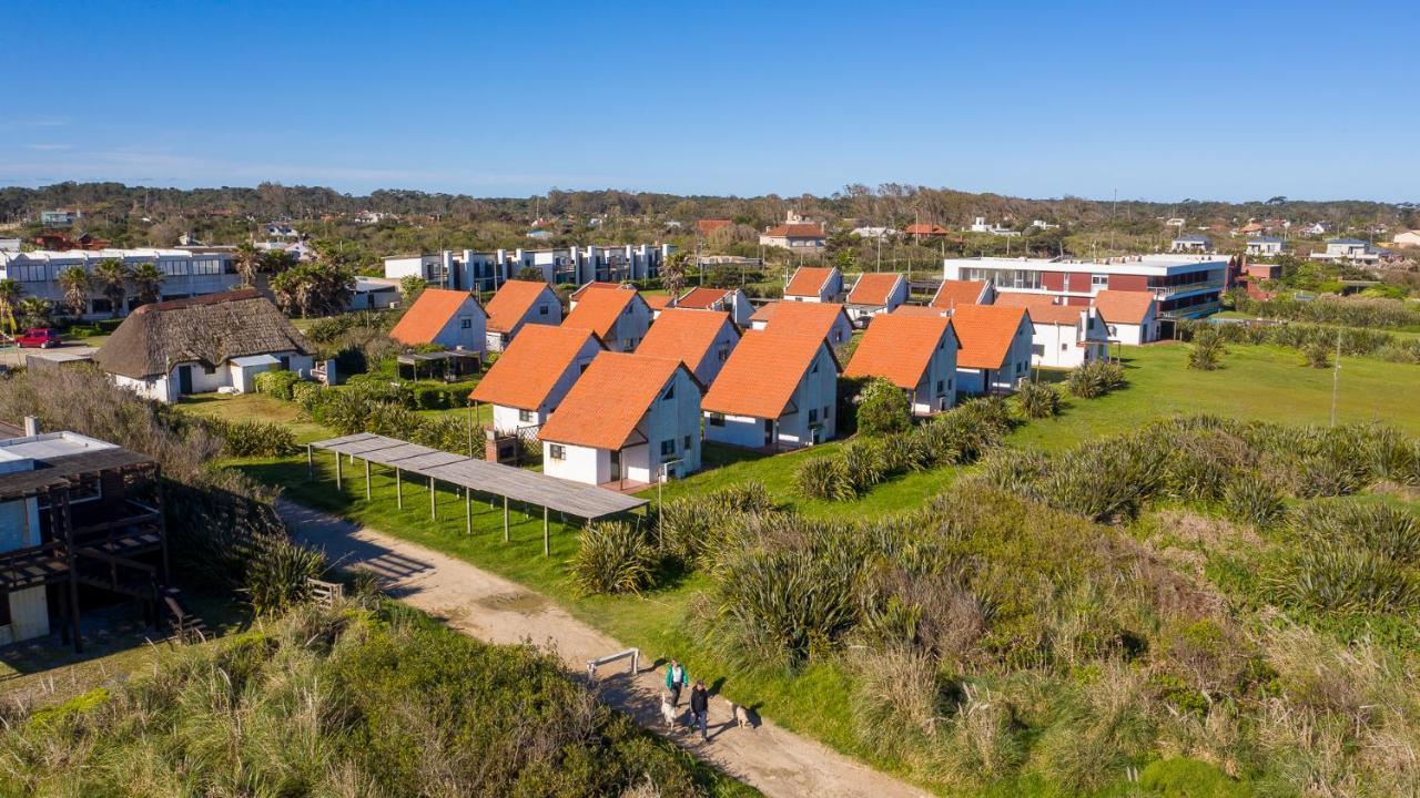 לה פלומה Bungalows Costa Esmeralda מראה חיצוני תמונה