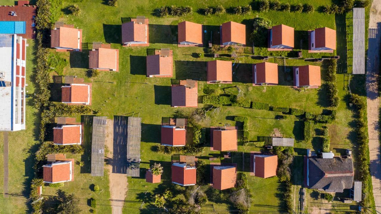לה פלומה Bungalows Costa Esmeralda מראה חיצוני תמונה