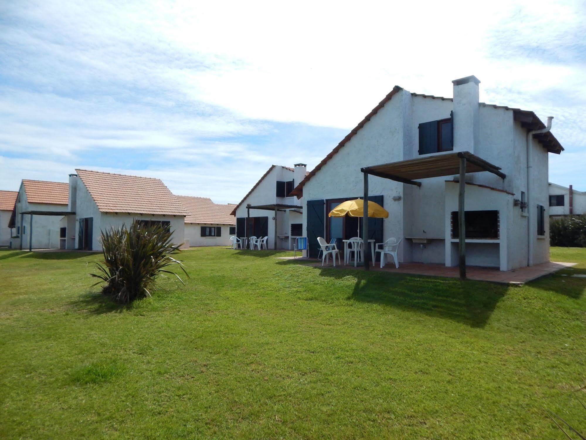 לה פלומה Bungalows Costa Esmeralda מראה חיצוני תמונה